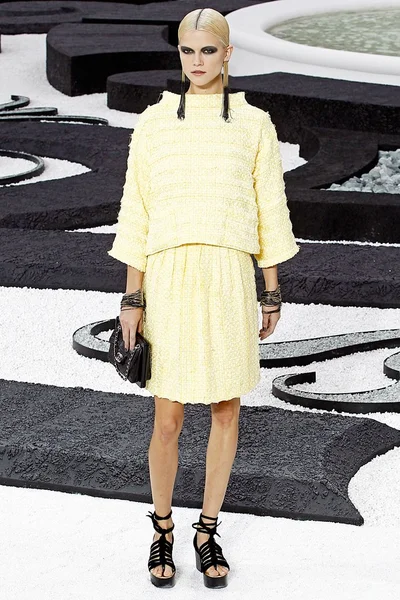 Look 17